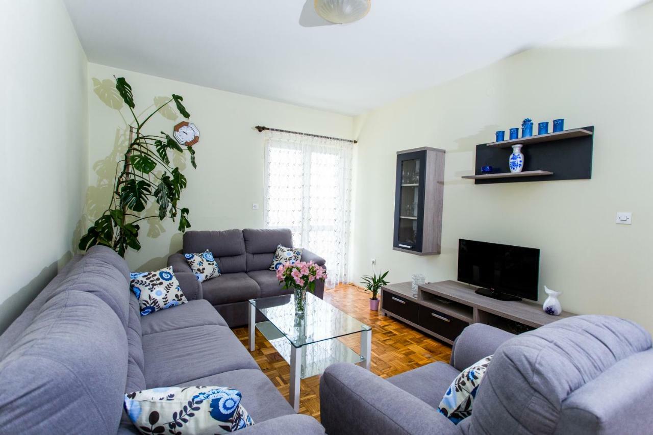 Apartments Lara Стобрек Экстерьер фото