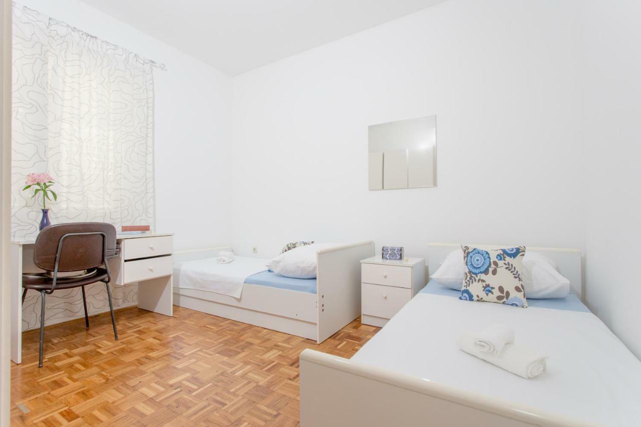 Apartments Lara Стобрек Экстерьер фото