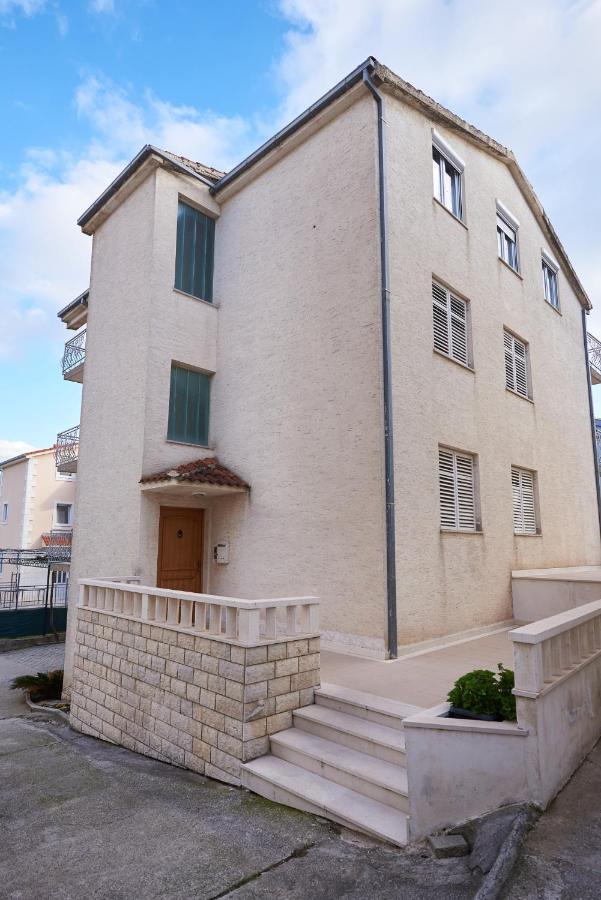 Apartments Lara Стобрек Экстерьер фото